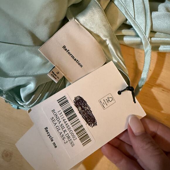 New Reformation Ronda Silk Dress - Picture 4 of 5